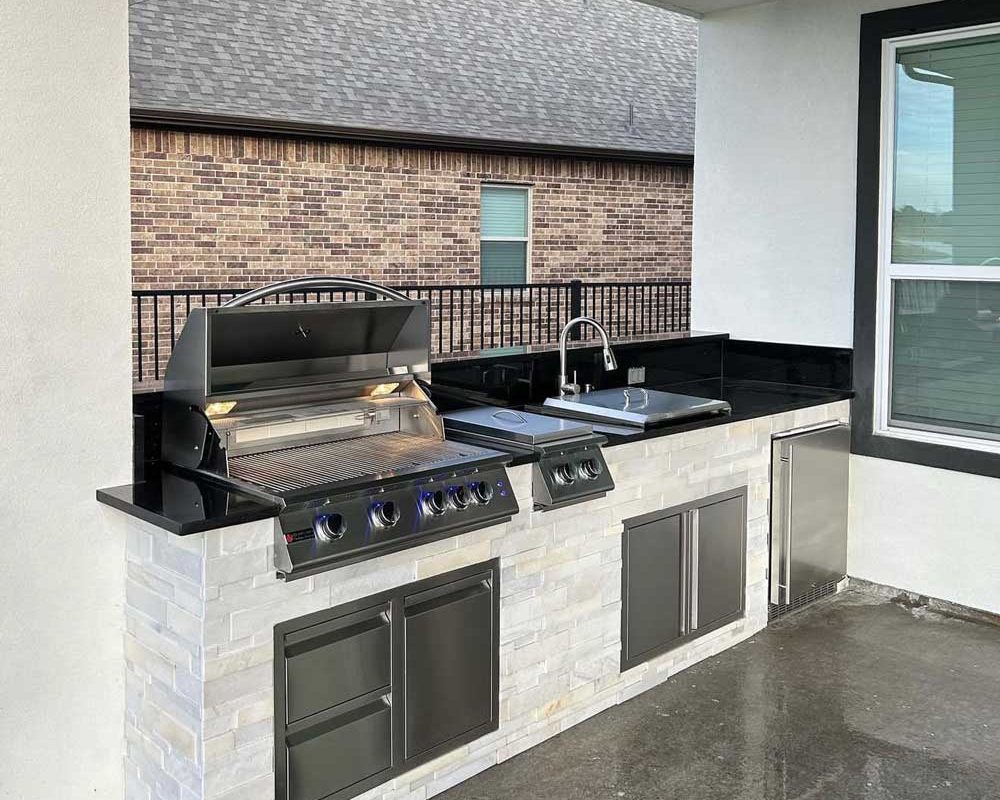 C-E-Pristine-Pools-Outdoor-Living-Kitchen-IMG_7296-1000x1000